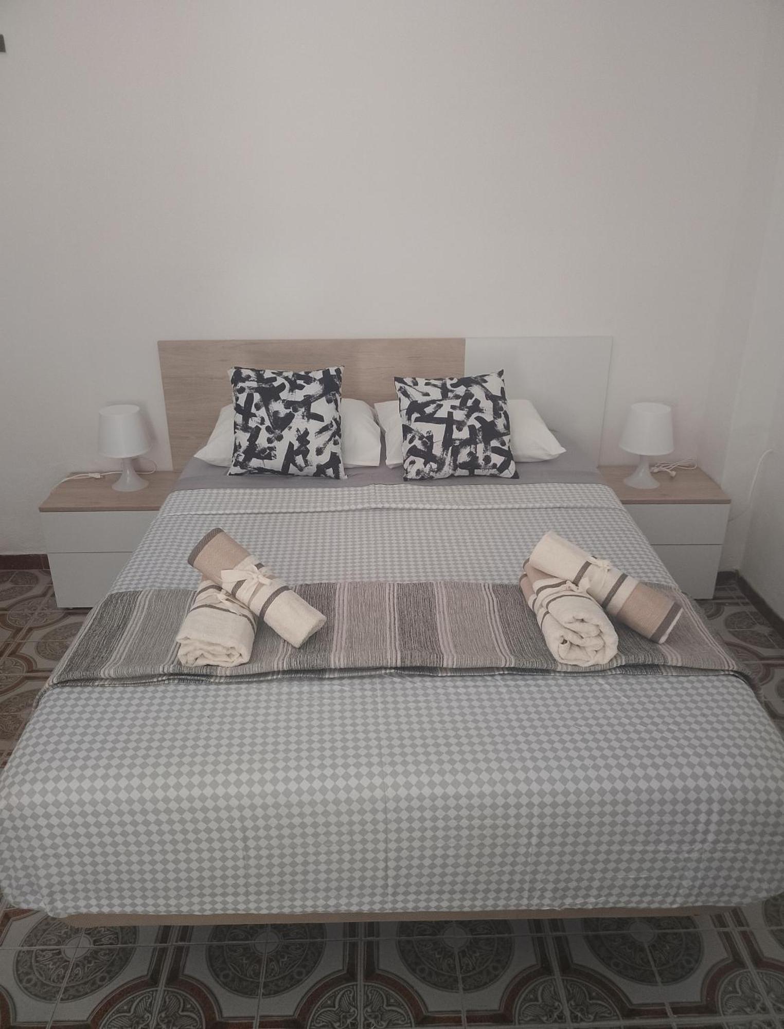 Center Homestay *